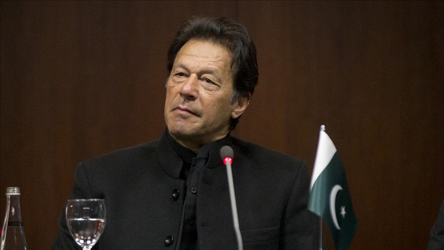 Pakistan meclisinde yapılan güvensizlik oylaması sonucu İmran Han hükümeti düştü