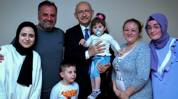 Kemal Kılıçdaroğlu, İstanbul’da elektriği kesilen aileyi ziyaret etti: İnsan hakkı bu
