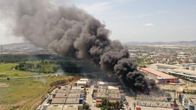 Tuzla’da bir fabrikada patlama meydana geldi