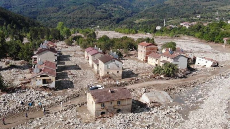 Sinop ve Kastamonu’da sel teyakkuzu: 3 köy boşaltıldı, 25 kişi yurda yerleştirildi
