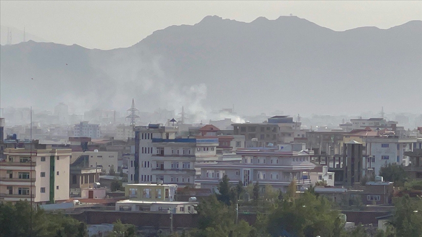 Afganistan’ın başkenti Kabil’de havalimanı yakınında şiddetli patlama meydana geldi