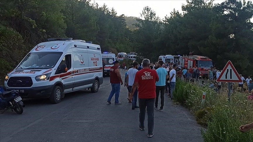 İzmir’de şarampole devrilen minibüsteki 8 kişi hayatını kaybetti