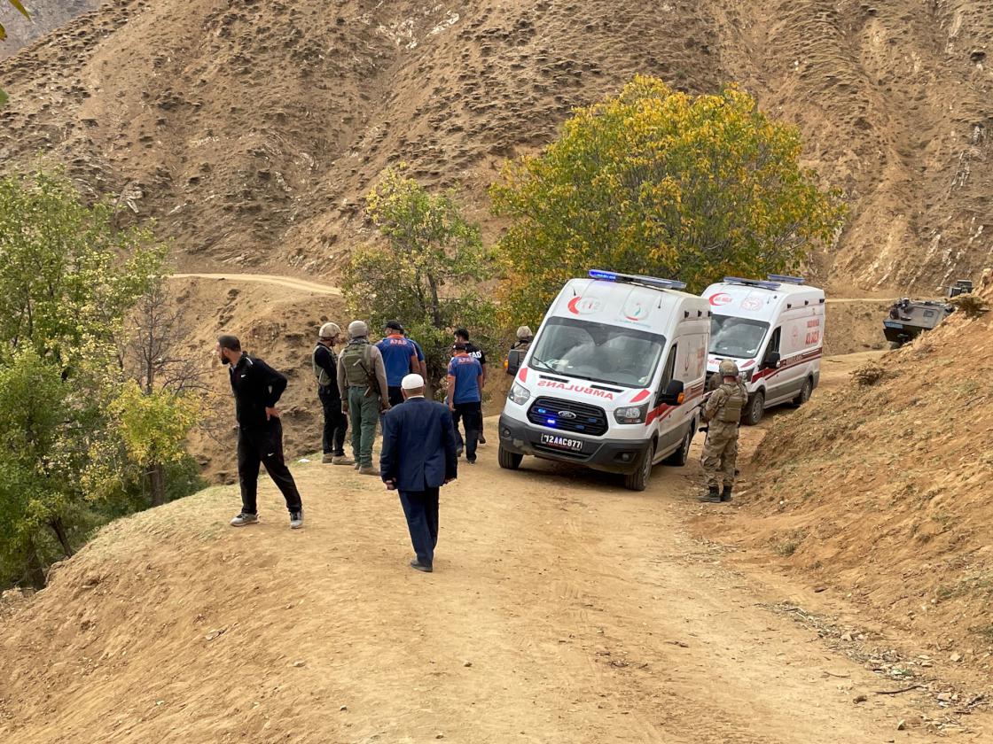 Bingöl’de iki işçi, PKK’lı teröristlerin bombalı saldırısı sonucu şehit oldu