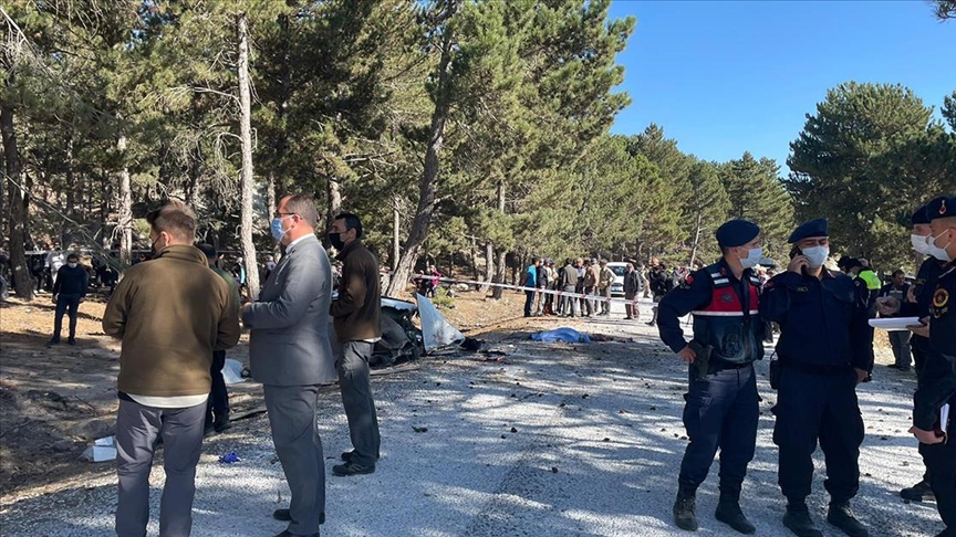 Afyonkarahisar’da öğrenci servisinin devrilmesi sonucu 5 kişi hayatını kaybetti