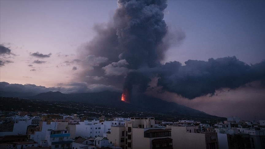 La Palma Adası’nda volkandan çıkan lavlar 24 günde 1458 binayı yakıp yıktı