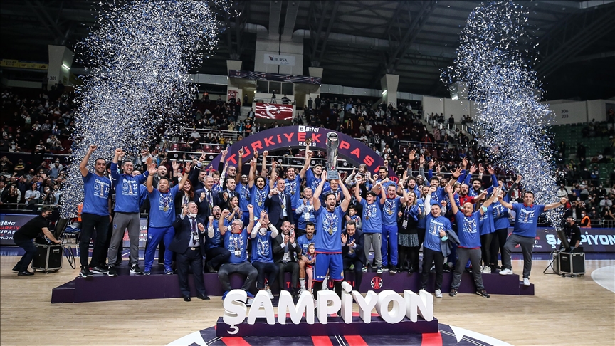 Bitci Basketbol Türkiye Kupası’nın şampiyonu Anadolu Efes
