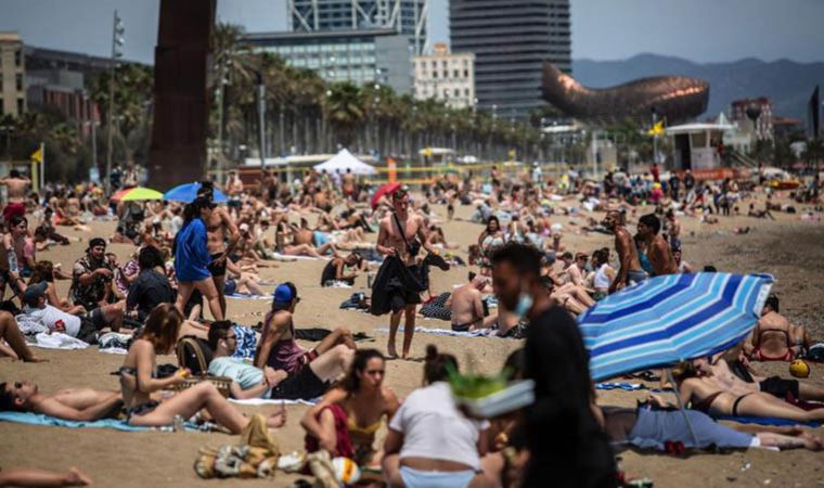 Barselona’da plajlarda sigara içilmesi yasaklandı