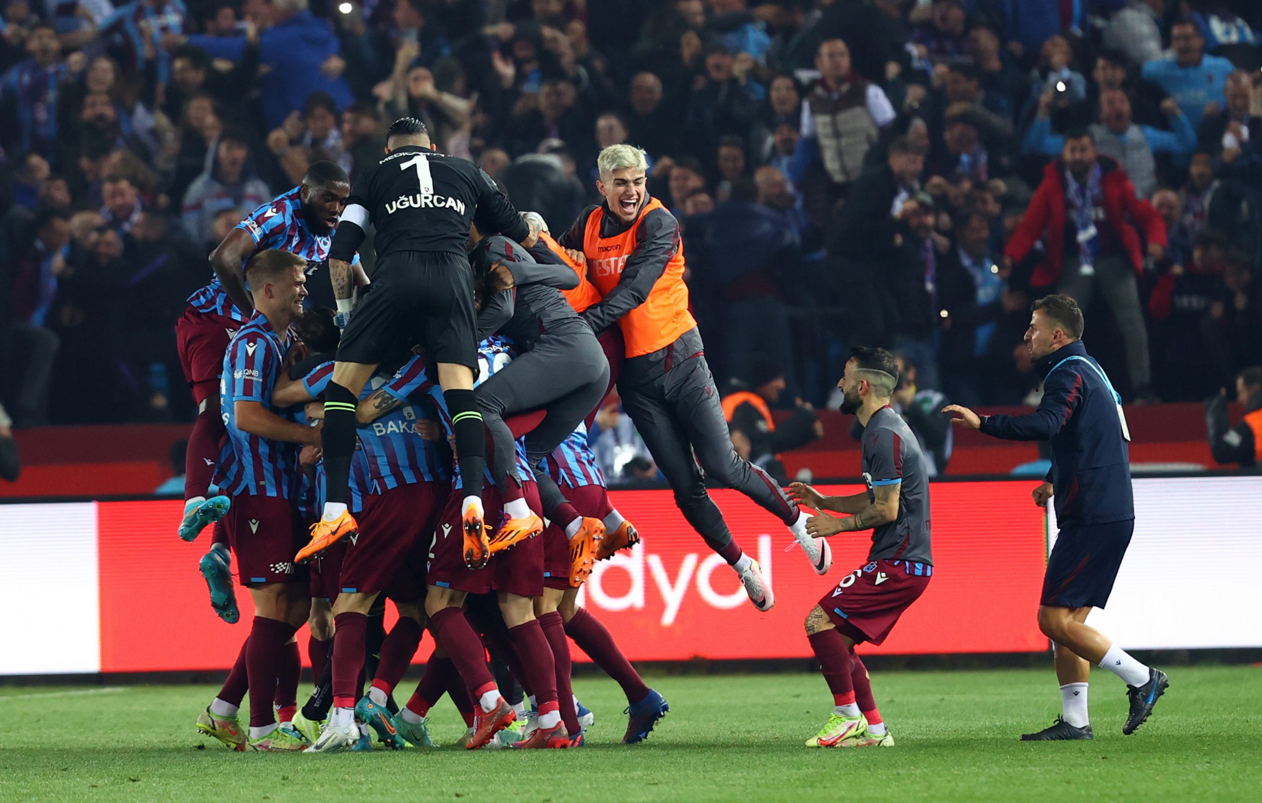 Trabzonspor, Ziraat Türkiye Kupası finalinde Beşiktaş’ın rakibi oldu
