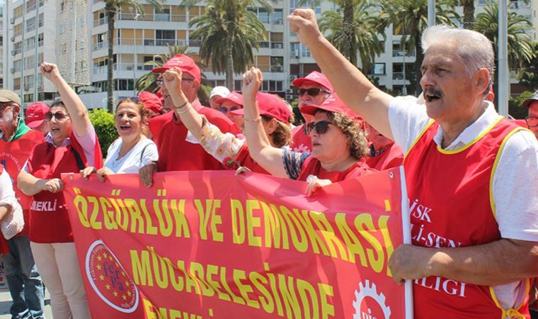 Emekliler İzmir’de alanlara indiler, iktidara seslerini duyurmaya çalıştılar