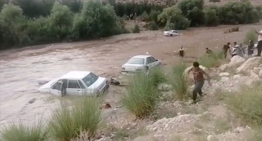 İran’da sel felaketinde 20 kişi hayatını kaybetti