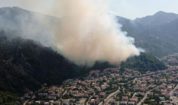 Antalya’nın Akseki ilçesindeki orman yangınına havadan ve karadan müdahale sürüyor