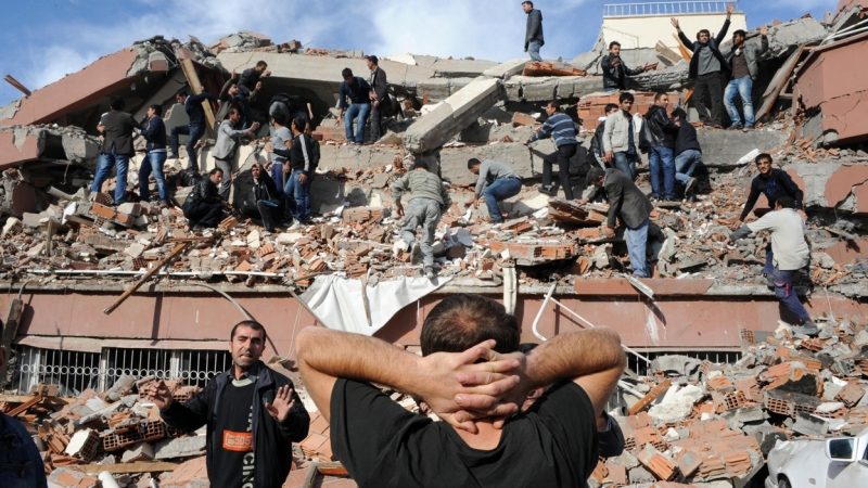 Depremin yıldönümünde İstanbul için korkutan açıklama: Olası bir depremde 50 bin bina yıkılacak!
