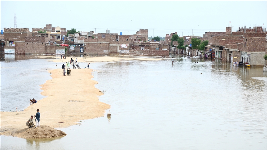 Pakistan’da şiddetli yağışlar sebebiyle 10 kişi öldü