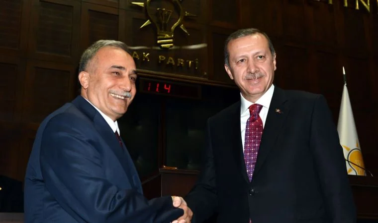 AKP’li Ahmet Eşref Fakıbaba milletvekilliğinden ve partisinden istifa etti