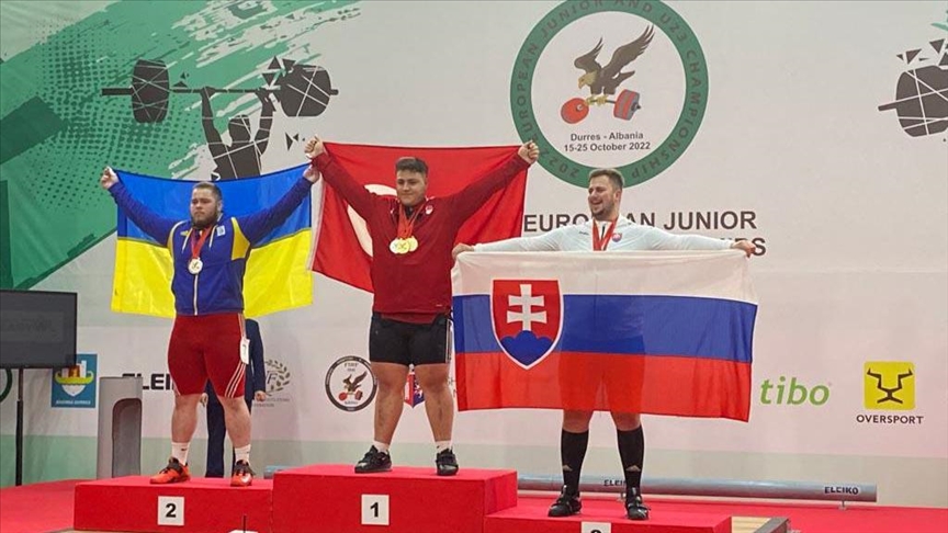 Gençler ve 23 Yaş Altı Avrupa Halter Şampiyonası’nda milli sporcu Ali Oflaz Avrupa şampiyonu oldu