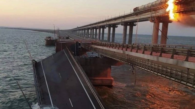 Kırım Köprüsü’nde patlama: İki sivil hayatını kaybetti