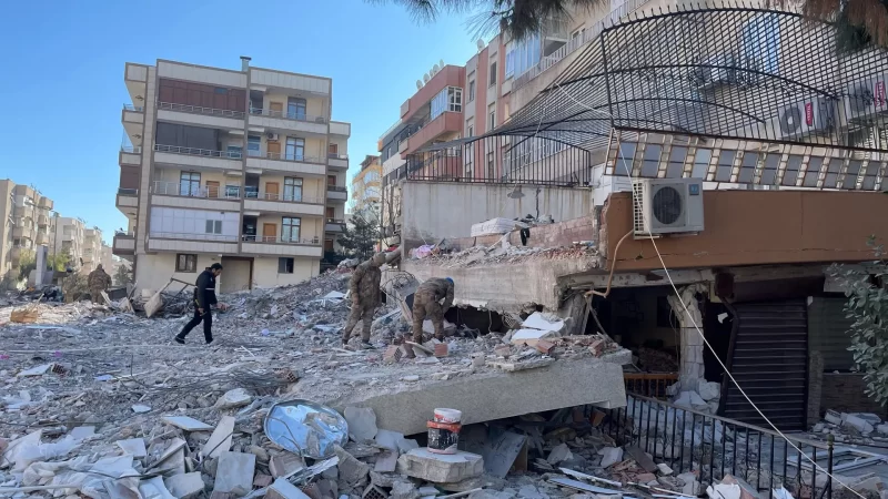 Kahramanmaraş merkezli depremlerde 47 bin 975 kişi hayatını kaybetti
