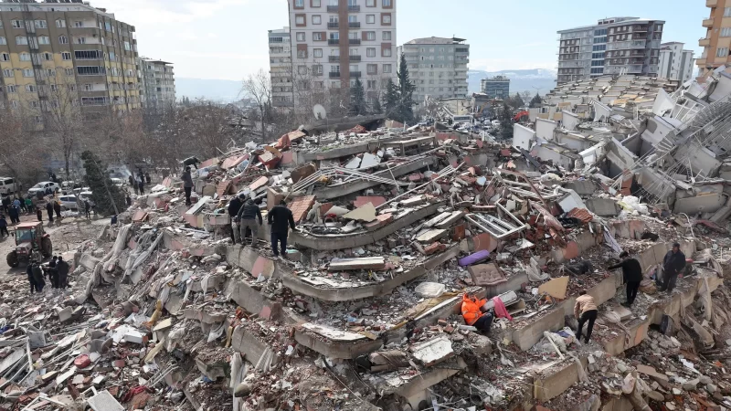 Depremlerde açıklanan can kaybı sayısı 44.218’e yükseldi