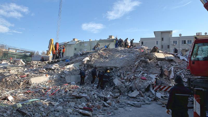 Depremde 65 kişinin hayatını kaybettiği Isias Otel’in dosyasına gizlilik kararı