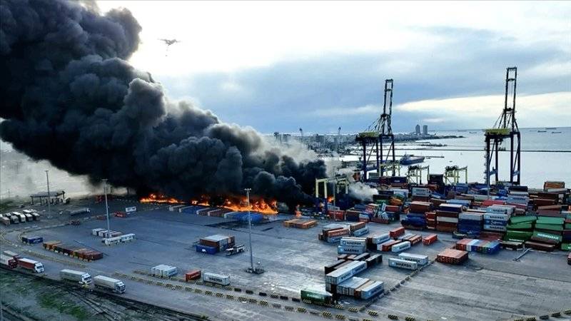 MSB: İskenderun Limanı’ndaki yangın söndürüldü