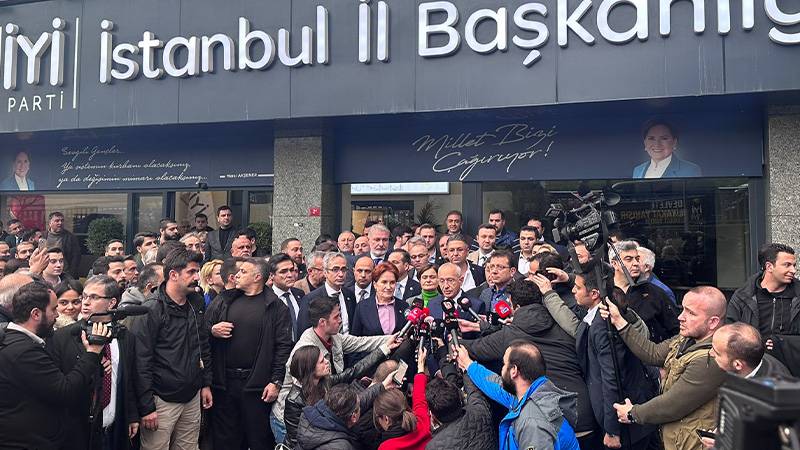 Kılıçdaroğlu, kurşunlanan İyi Parti İstanbul İl Başkanlığı’nı ziyaret etti