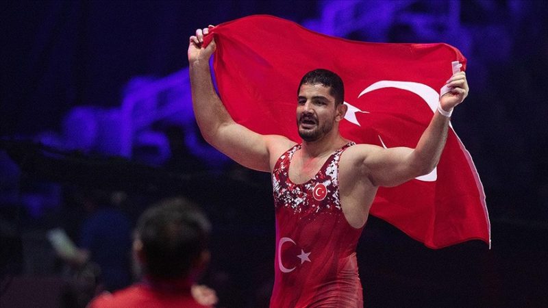Milli güreşçi Taha Akgül Avrupa şampiyonu oldu