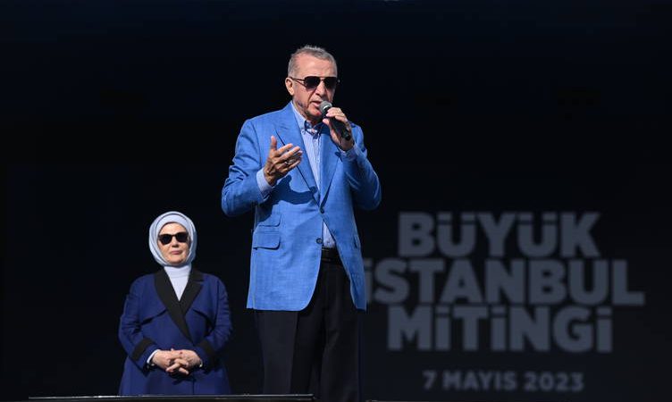 Erdoğan: Camiye bira şişeleriyle girdiler