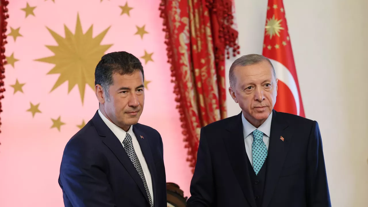 Sinan Oğan, 28 Mayıs’ta Cumhur İttifakı adayı Cumhurbaşkanı Erdoğan’ı destekleyeceklerini açıkladı