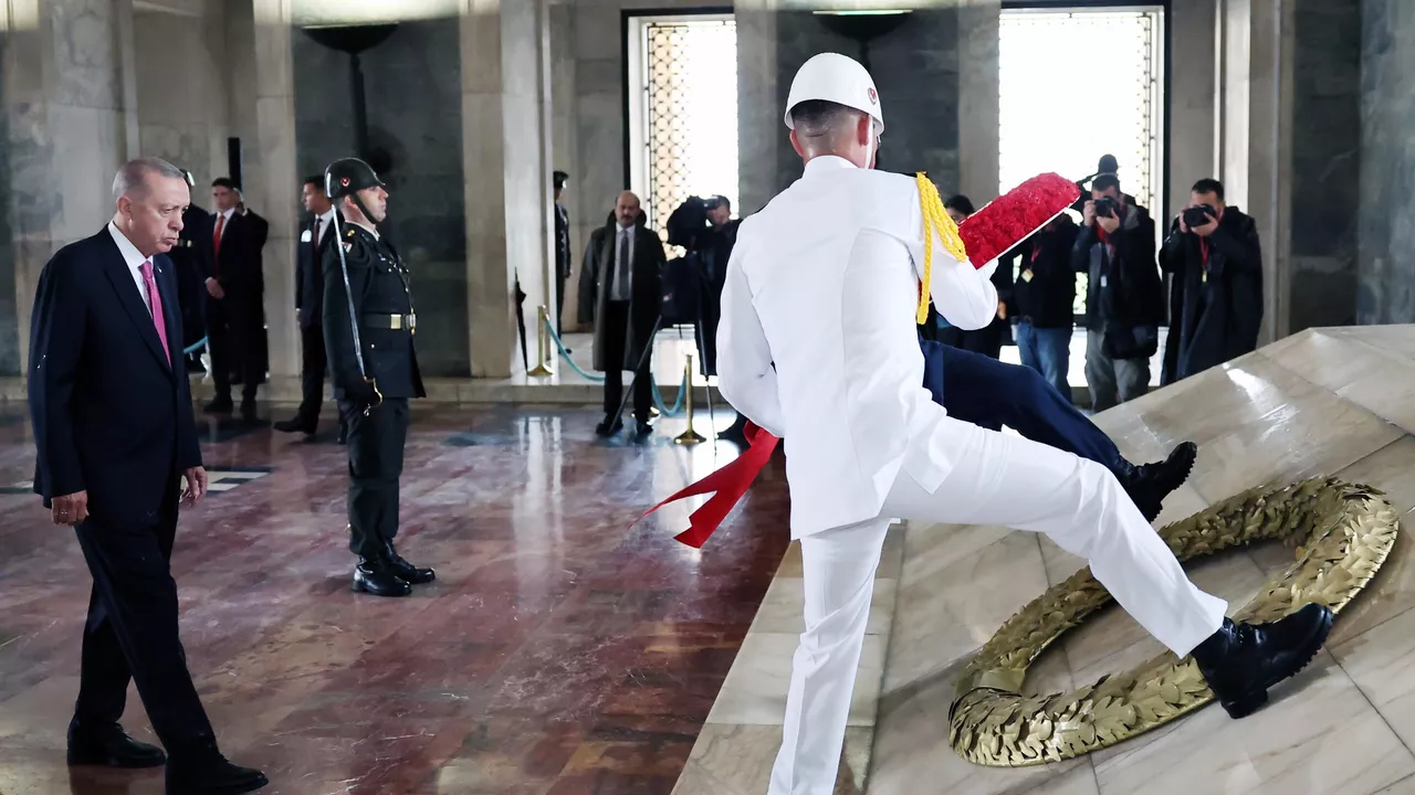 Cumhurbaşkanı Erdoğan, yeni kabineyle birlikte Anıtkabir’de
