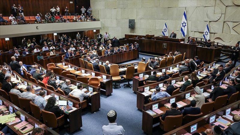 İsrail Meclisi tartışmalı yargı düzenlemesine ilişkin yasa tasarısını onayladı