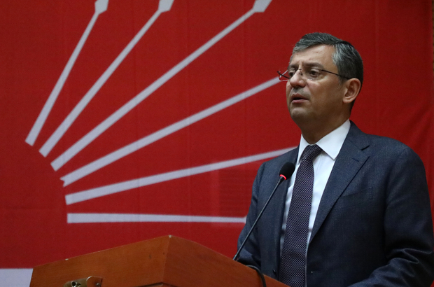 Özgür Özel adaylığını ilan etti: ‘CHP değişirse Türkiye değişir’