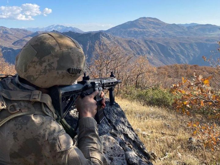 MSB: Suriye’nin kuzeyinde saldırı hazırlığındaki PKK/YPG’li 12 terörist etkisiz hale getirildi