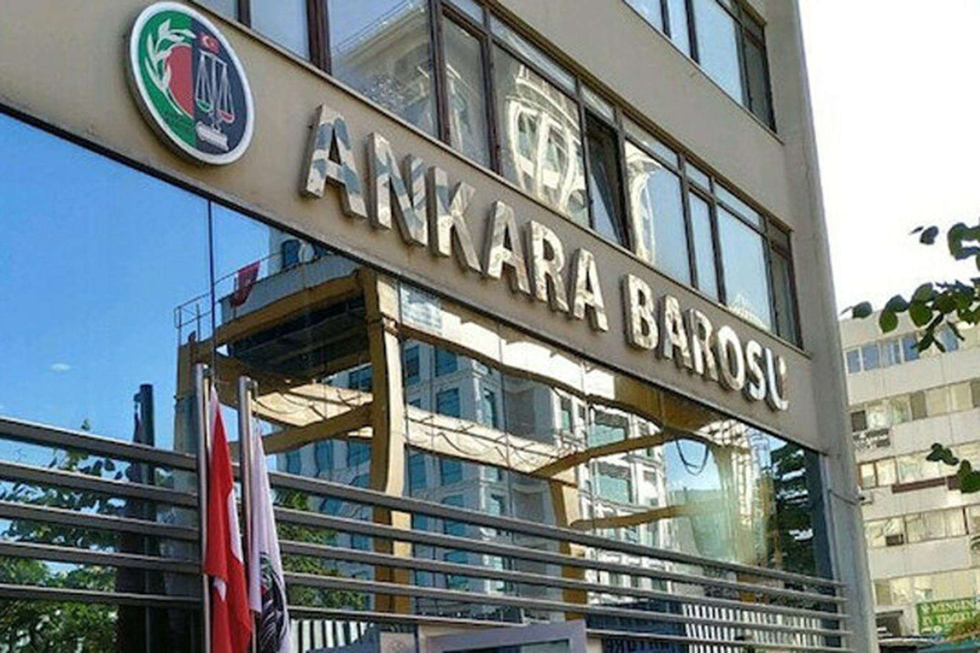 Ankara Barosu’ndan İstanbul 13. Ağır Ceza Mahkemesi ve Yargıtay 3. Ceza Dairesi’nin Başkan ve Üyeleri için suç duyurusu