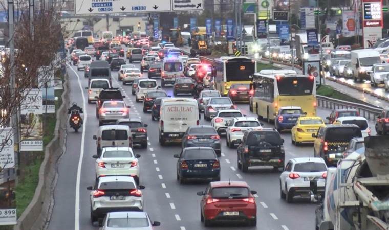 İstanbul’da trafik yoğunluğu: Yüzde 90’a dayandı!
