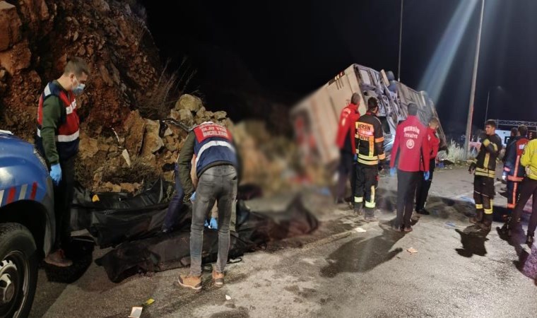 Mersin’de korkunç kaza! Yolcu otobüsü devrildi: 9 ölü, 30 yaralı!