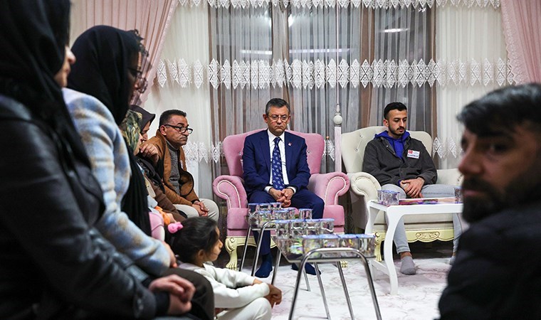 CHP lideri Özgür Özel’den şehit ailesine ziyaret