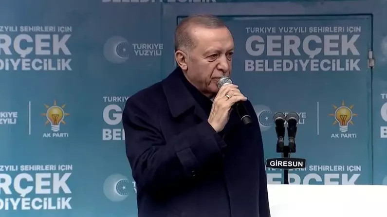 Erdoğan ‘dışarıda da’ CHP’yi suçladı: ‘Bizi savaşa sürüklemeye çalıştılar’