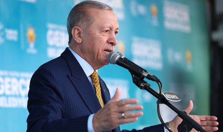 Erdoğan mitingde yurttaşı azarladı: ‘Delikanlı, önce dinlemeyi öğren!’