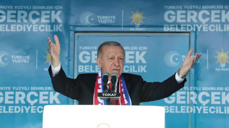 Erdoğan Tokat’ta İstanbul ve Ankara için oy istedi: ‘Tanıdıklarınızı aramanızı istiyorum’